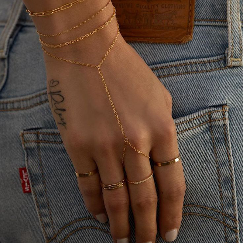 Hand accessories