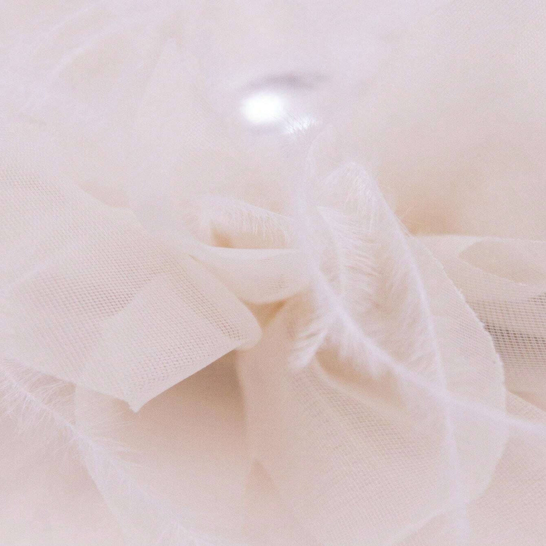Elegant Flower & Feather Pendant Necklace with Pearl