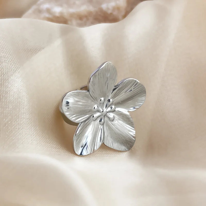 Trendy Floral Metal Ring