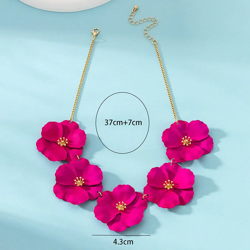 Vintage-Inspired Floral Choker Necklace
