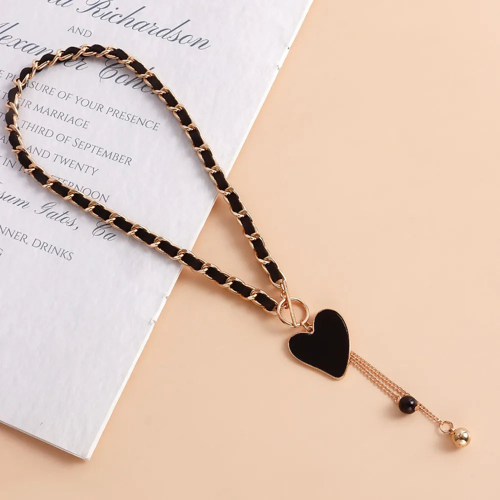 Trendy Black Heart-Shaped Pendant Necklace