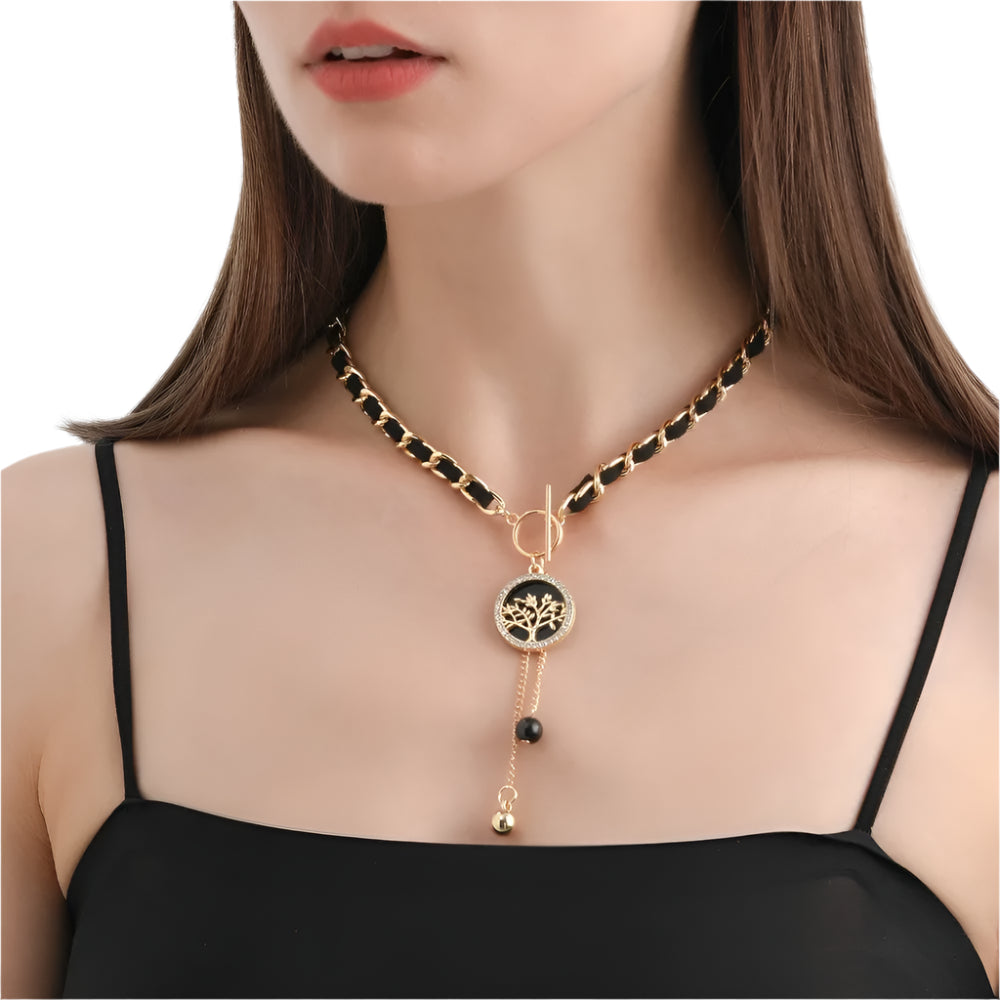 Trendy Black Heart-Shaped Pendant Necklace