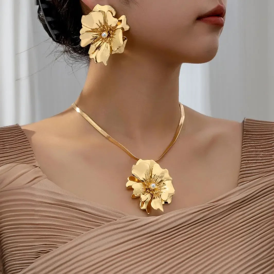Jewelry Set – Snake Chain & Floral Design