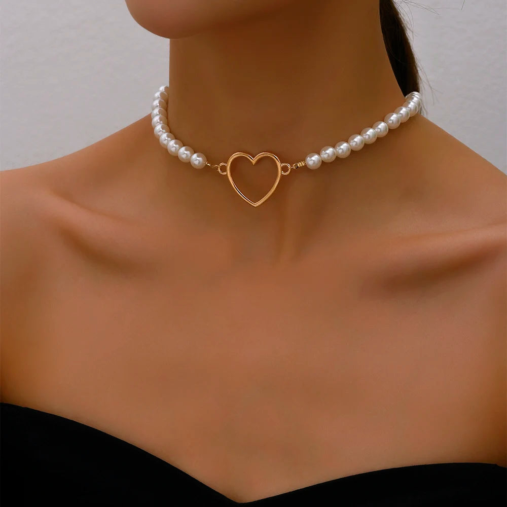 Elegant Ribbon Pearl Necklace