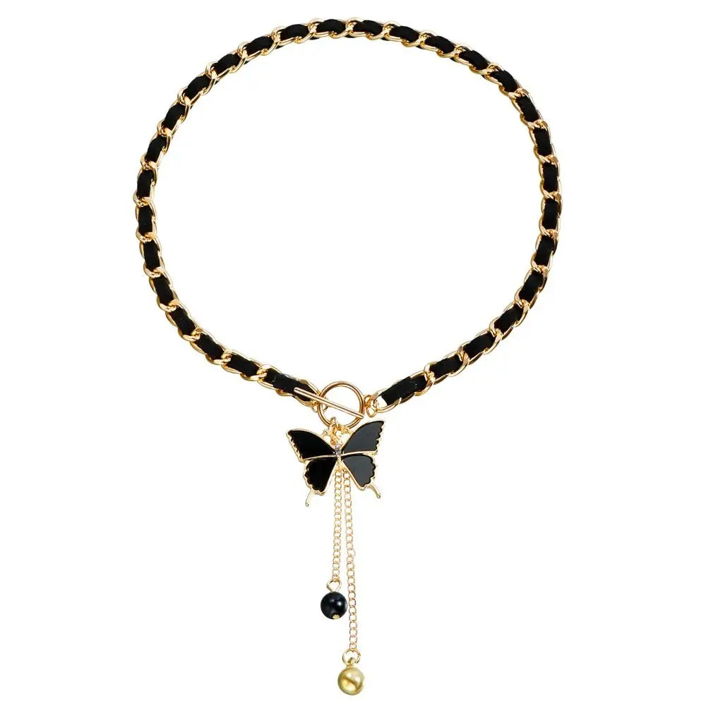 Trendy Black Heart-Shaped Pendant Necklace