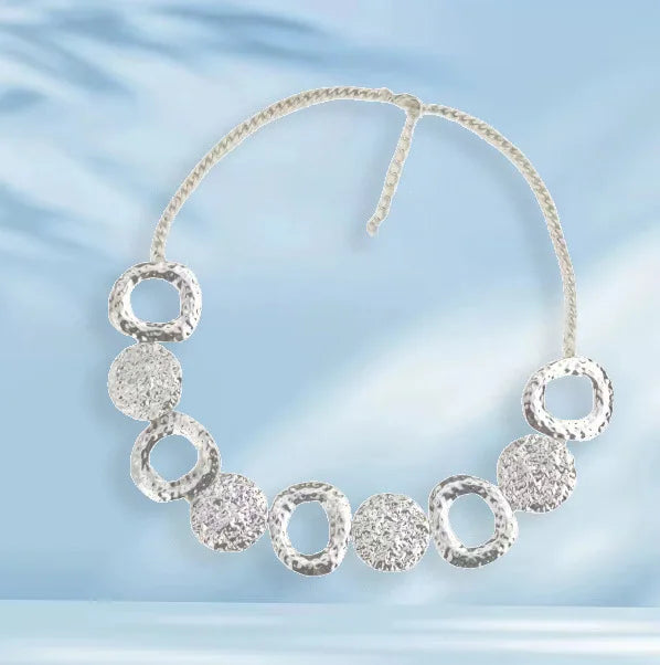 Women's Hammer-Shaped Pendant Necklace