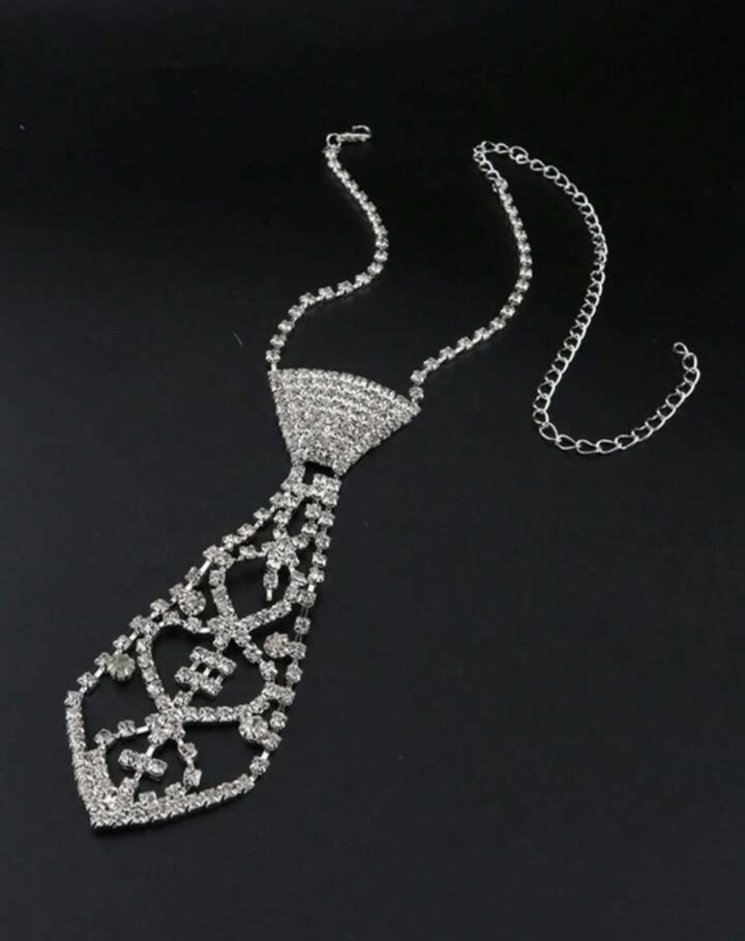 Elegant Tie-Shaped Necklace Adorned with Glitter and Rhinestones, Adjustable, Perfect for Trendy Occasions Like Graduation Parties, Valentine’s Day, and Mother’s Day – Ideal Gift