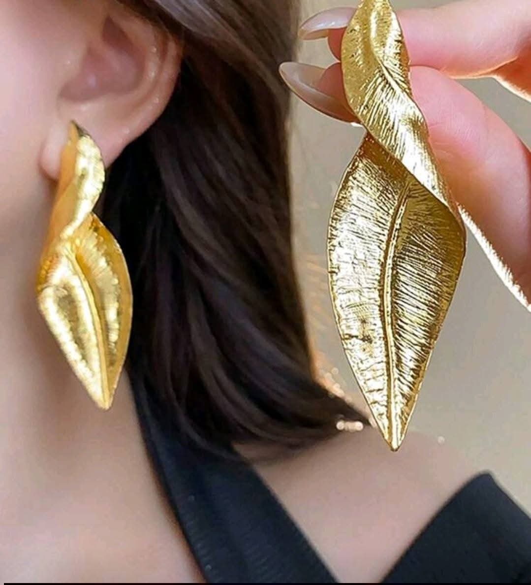 Gold leave earrings