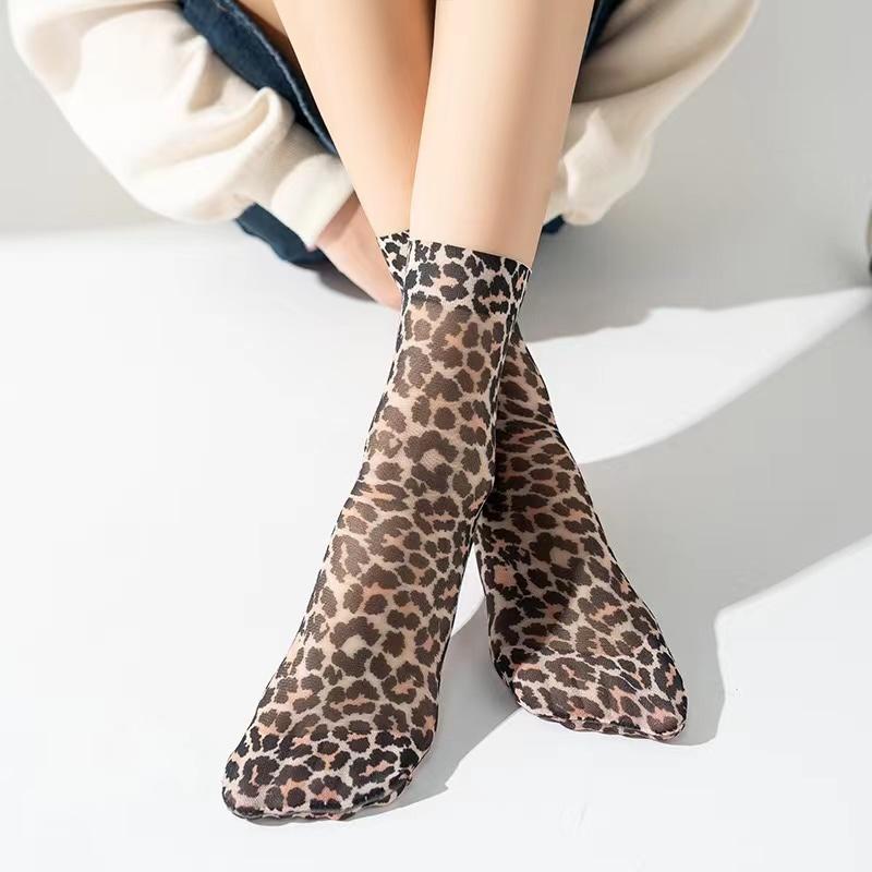 Elegant Women’s Fishnet Socks with Leopard Pattern – 1 Pack: Lightweight, Durable, and Soft…
