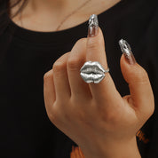SHEIN 1pc silver Lips  Shaped Geometric Sexy Ring (SILVER)