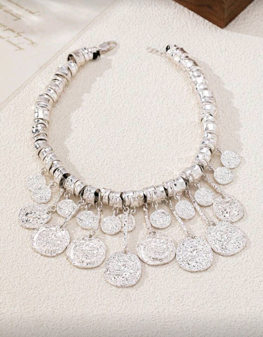 1 Pc New Vintage Style European & American Asymmetrical Metal Pendant Necklace, High-End Jewelry For Women