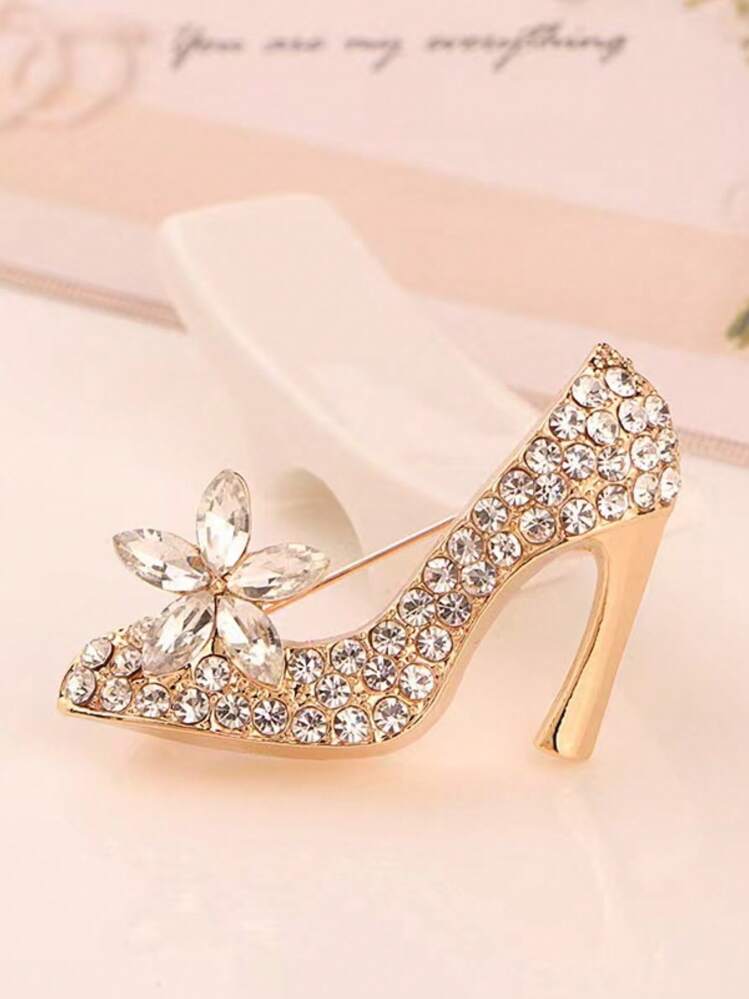 Gold shiny decorative high-heel brooch pin, a large ornamental accessory perfect for parties, holidays, and special occasions.