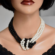 Ddmyoon Dainty Pearl Choker - سلسلة عظم الترقوة الفرنسية ، Fabric Multi -Layer Moon Choker