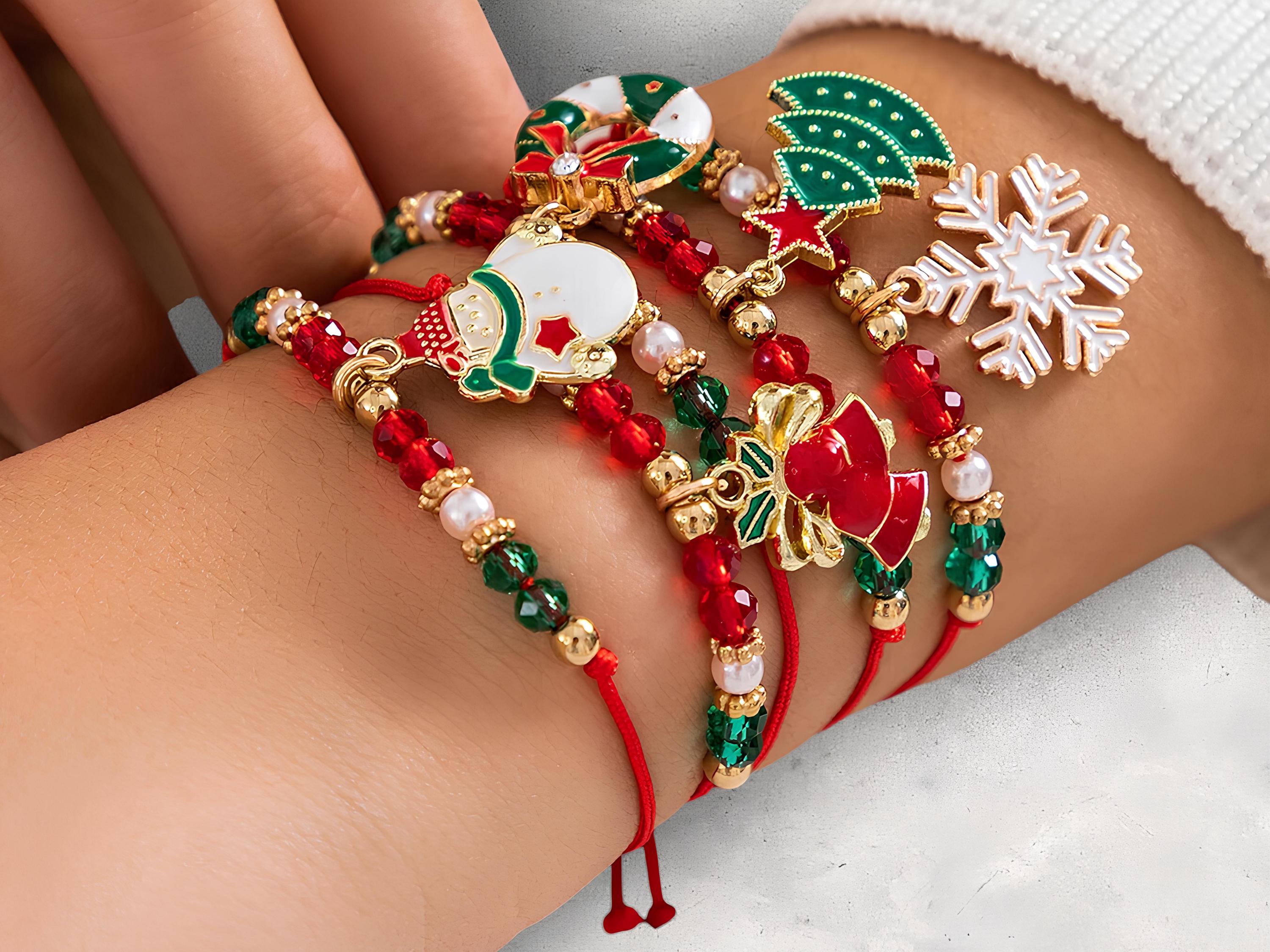 5pcs/Set Christmas Red & Green Glass Beads Bracelet, Handmade With Santa Claus, Snowman, Snowflake Pendant, Festive Jewelry Gift For Women