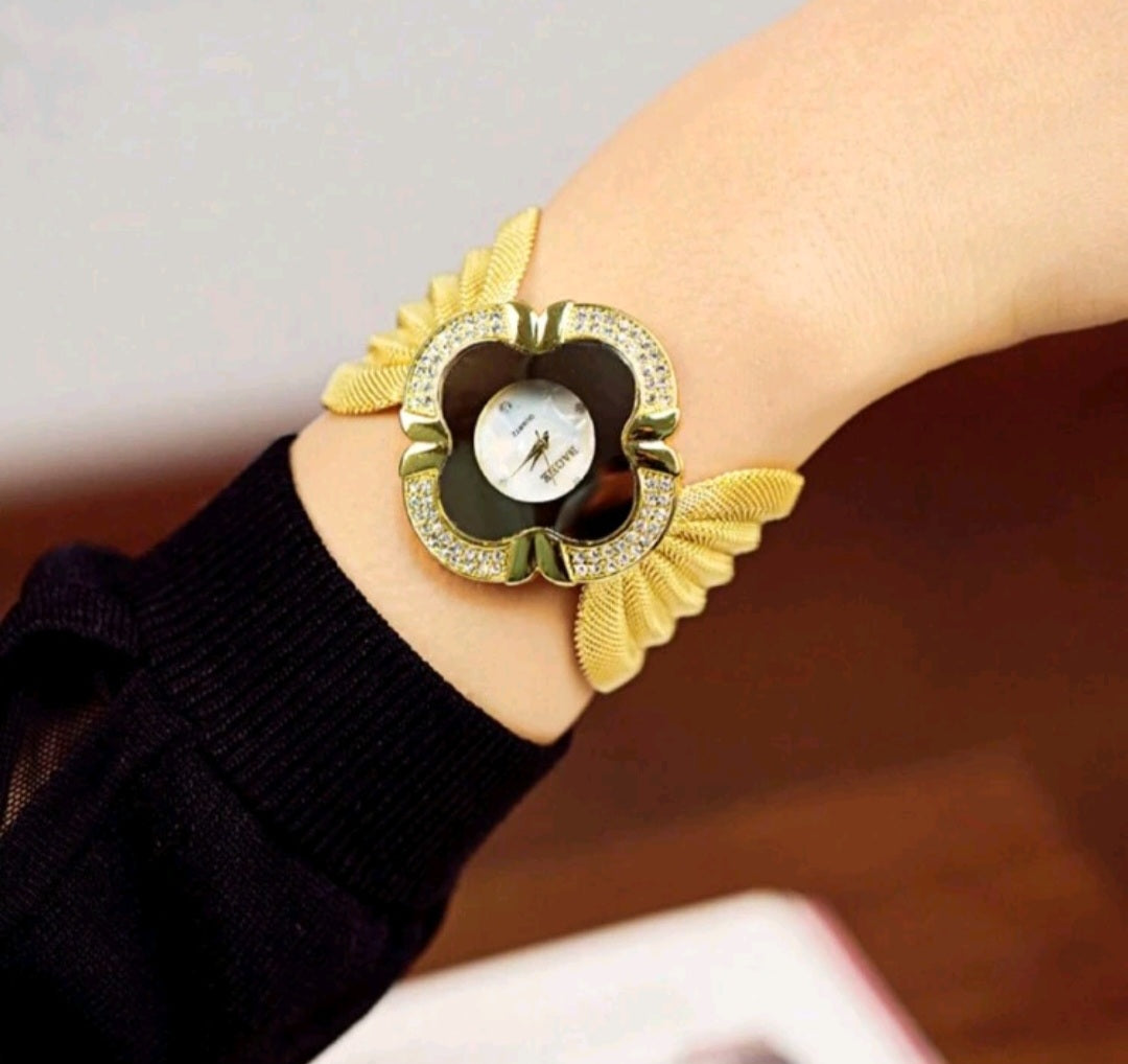 BAOHE 1pc Ladies' Gold Butterfly Strap Inlaid With Diamonds Quartz Wristwatch, Valentine's Day Gift