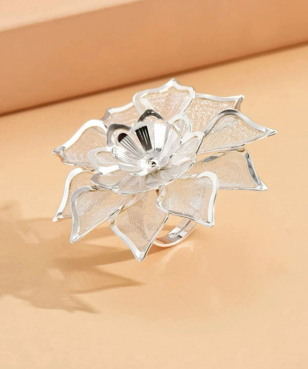 Elegant Flower Ring for Women – Stylish Floral Jewelry Accessory