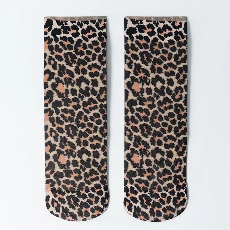 Elegant Women’s Fishnet Socks with Leopard Pattern – 1 Pack: Lightweight, Durable, and Soft…