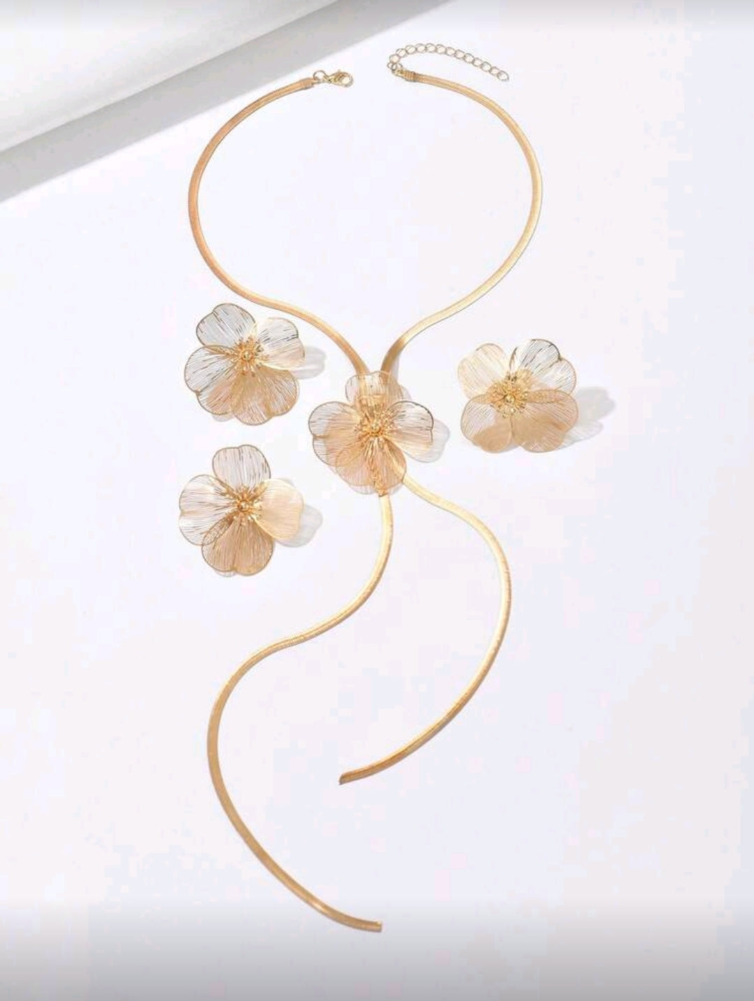 4pcs Elegant Ladies Jewelry Set: Necklace + Earrings + Ring. Fashionable Exaggerated Metallic Style, Creative Hollow Flower & Geometric Design, With Snake Chain, Y-Shape Tassel Long Necklace. Suitable For Daily Wear, Parties, Celebrations, Versatile Luxur