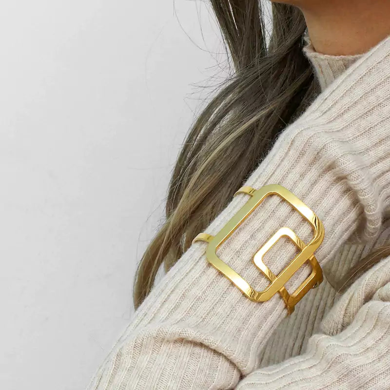 Elegant Geometric Gold Ring and Bracelet Set – Modern Minimalist Women’s Jewelry
