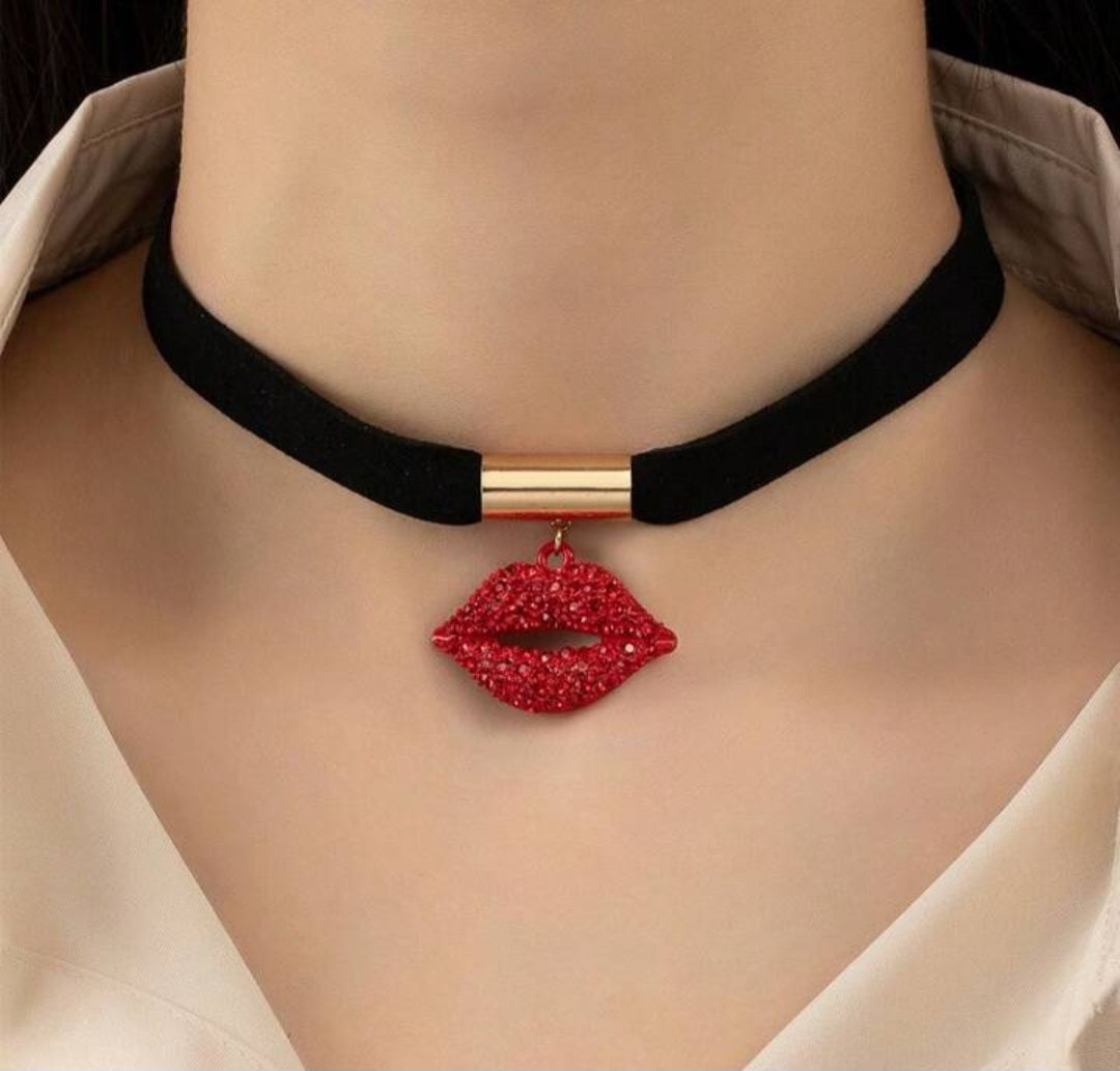 Red Lips & Turquoise Flower Necklace