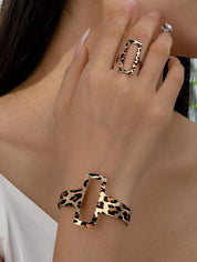2-Piece Set – Bohemian Metallic Hollow Floral & Geometric Bracelet and Ring for Women
