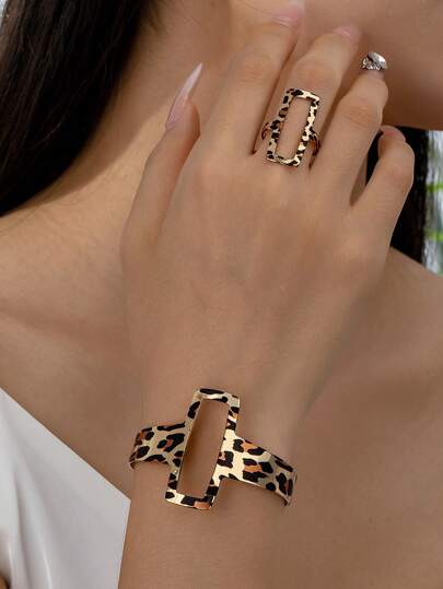 2-Piece Set – Bohemian Metallic Hollow Floral & Geometric Bracelet and Ring for Women