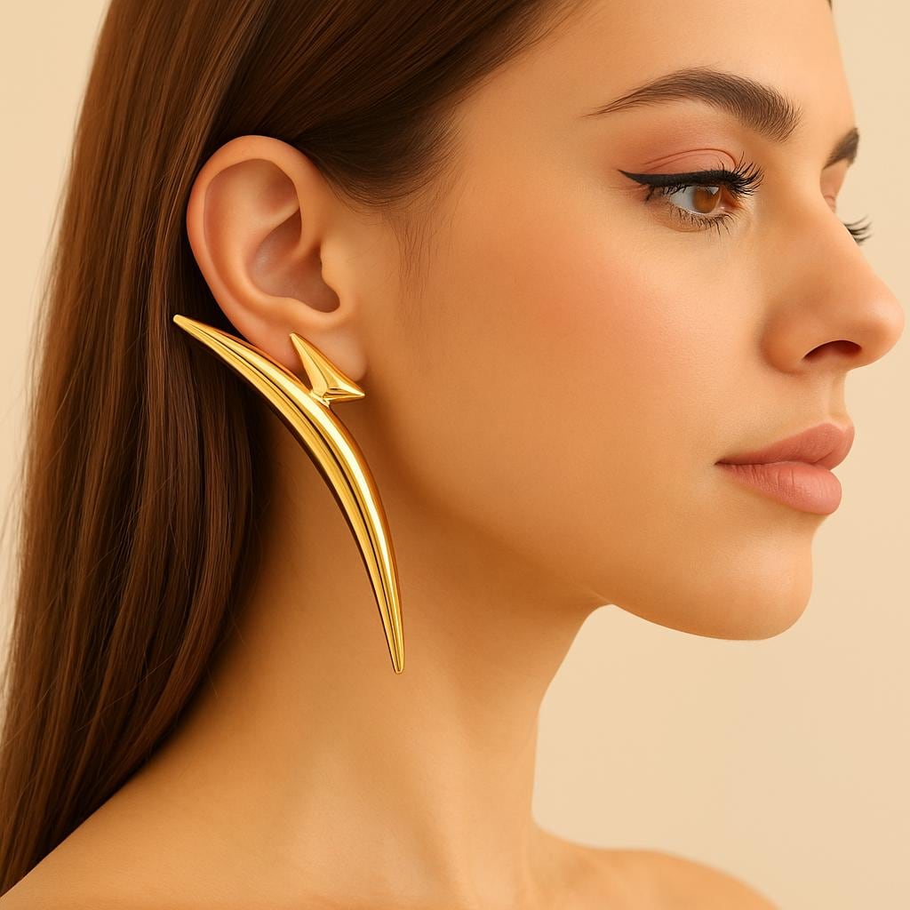 Ahead Of The Fame Drop Earrings -