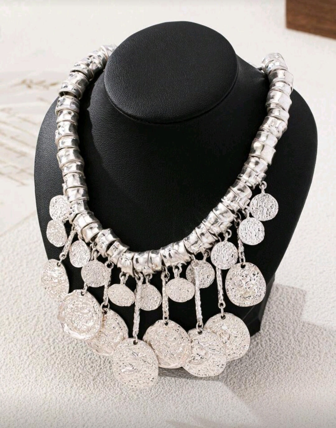 1 Pc New Vintage Style European & American Asymmetrical Metal Pendant Necklace, High-End Jewelry For Women