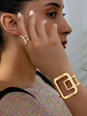 Elegant Geometric Gold Ring and Bracelet Set – Modern Minimalist Women’s Jewelry