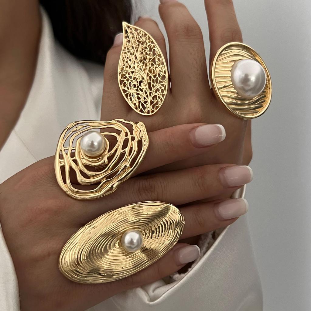 New Exaggerated Pleated Alloy Ring with Imitation Pearls, Personalized French Cute and Stylish Open Ring