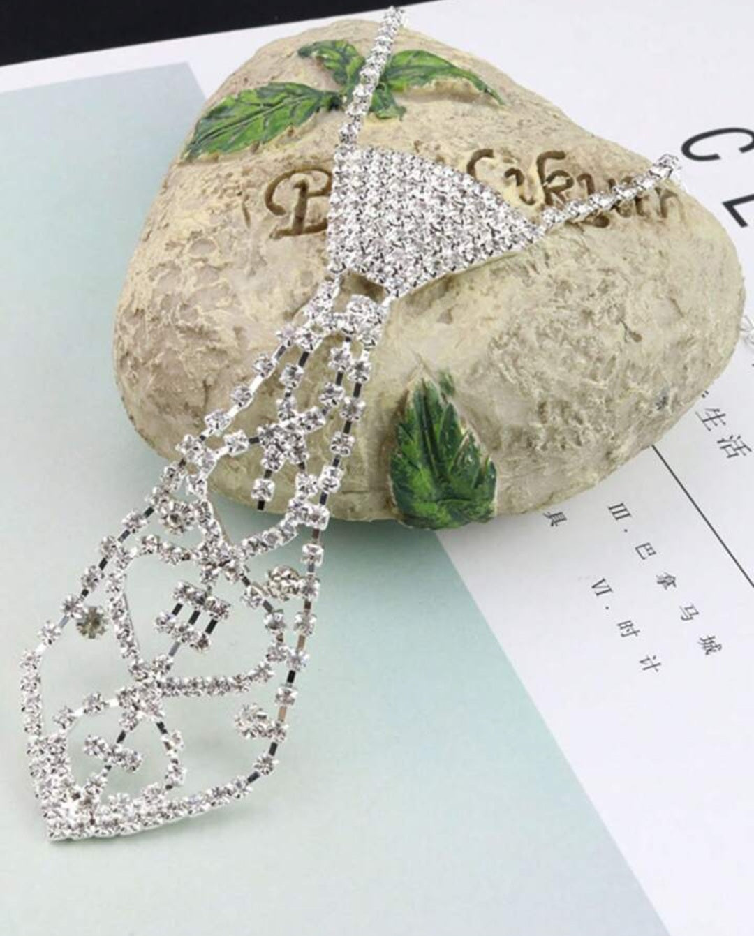 Elegant Tie-Shaped Necklace Adorned with Glitter and Rhinestones, Adjustable, Perfect for Trendy Occasions Like Graduation Parties, Valentine’s Day, and Mother’s Day – Ideal Gift