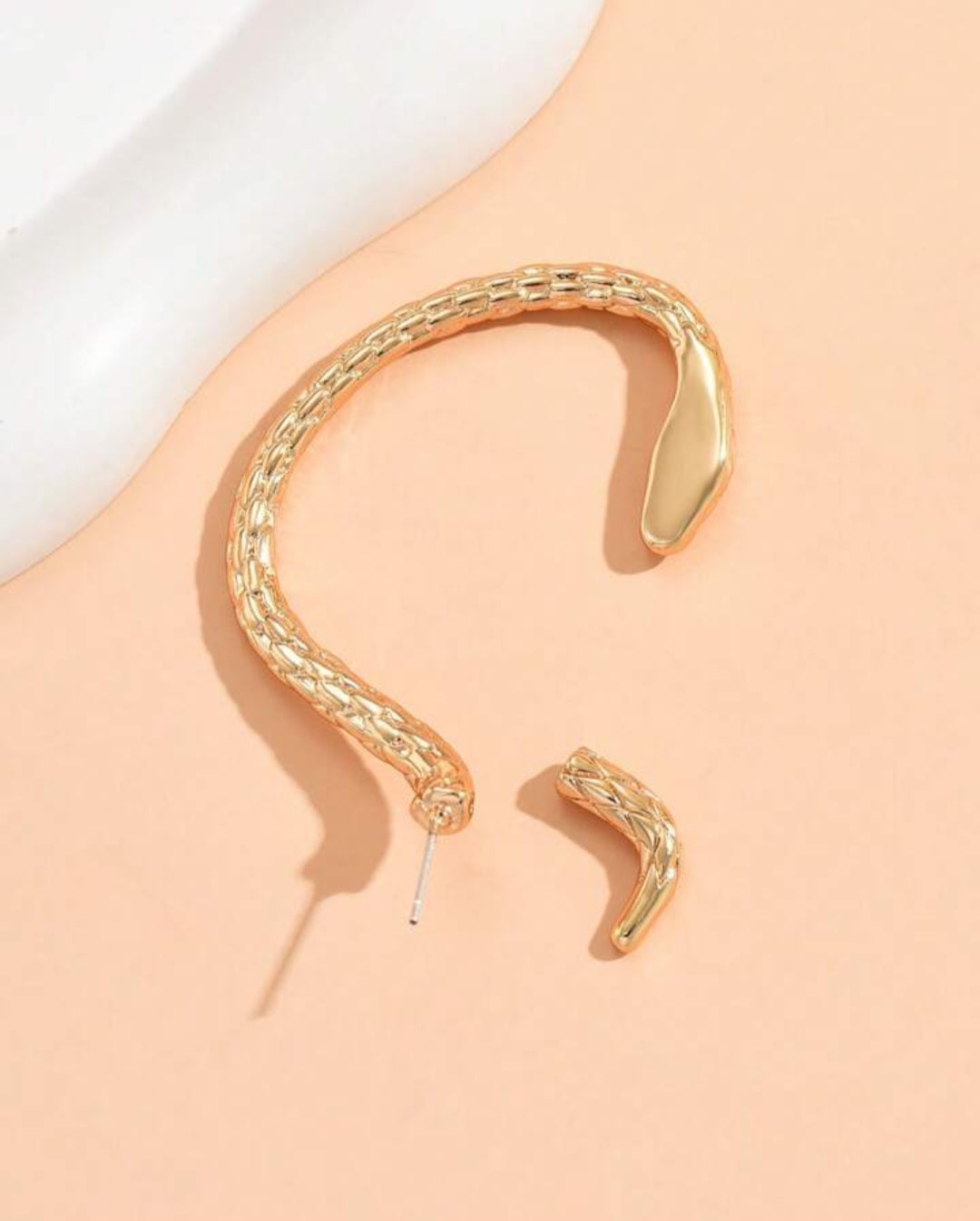 Snake Shape Gold Ear Cuff – Non-Piercing Stylish Wrap Around Earring for Women