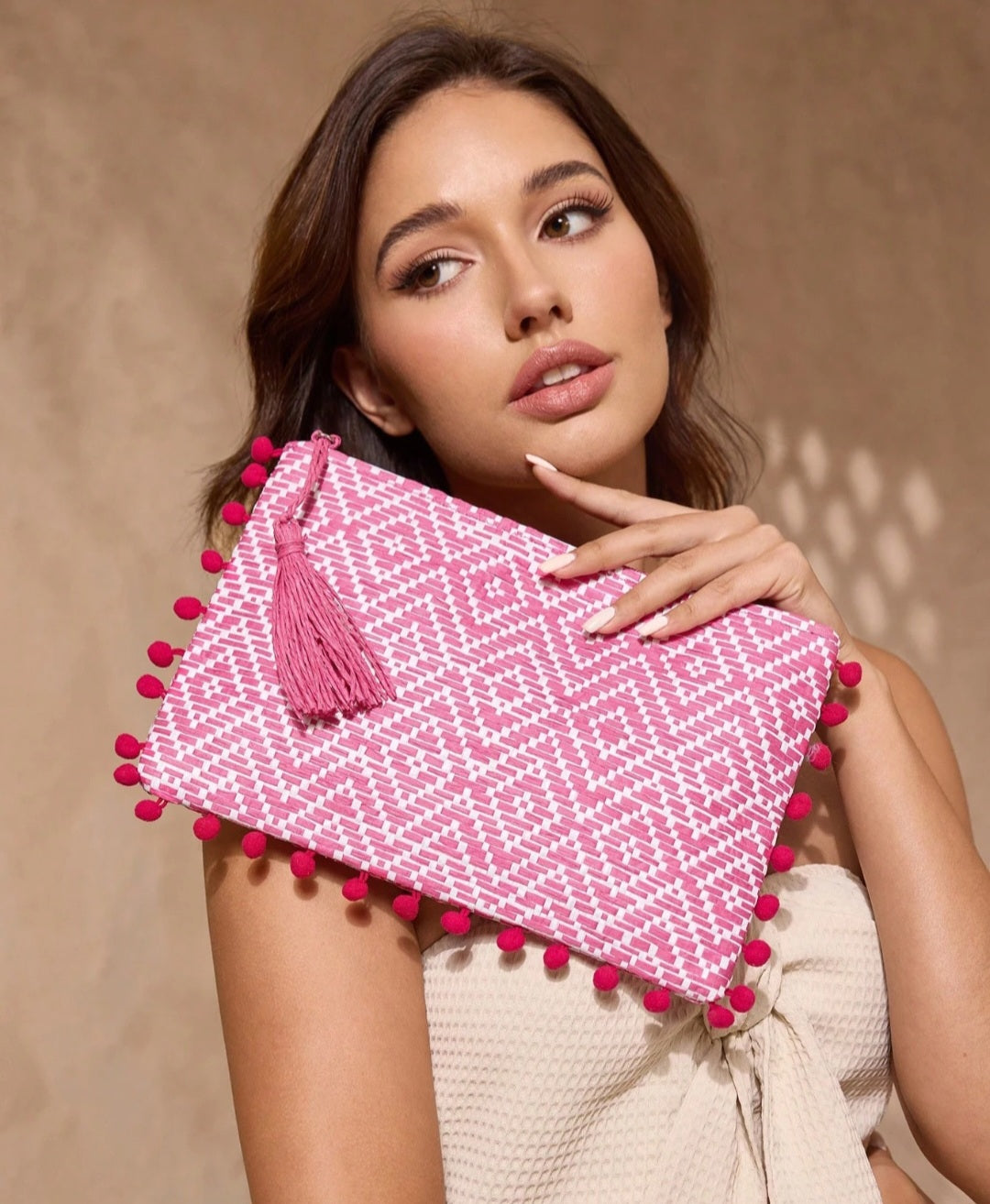 SHEIN VCAY Women’s Versatile Bohemian Casual Vacation Beach Diamond Pattern Fuchsia Tassel Pompom Clutch Bag