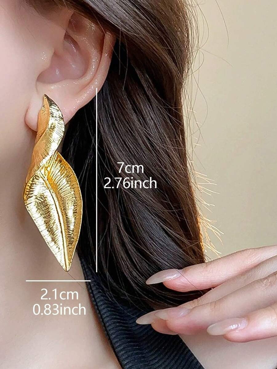 Gold leave earrings