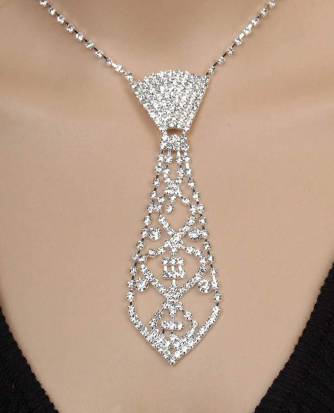 Elegant Tie-Shaped Necklace Adorned with Glitter and Rhinestones, Adjustable, Perfect for Trendy Occasions Like Graduation Parties, Valentine’s Day, and Mother’s Day – Ideal Gift