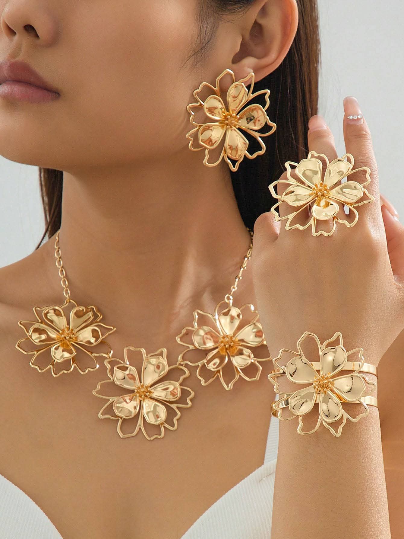 Golden Rose Jewelry Set – Earrings, Ring, Bracelet & Necklace – Elegant Floral Design